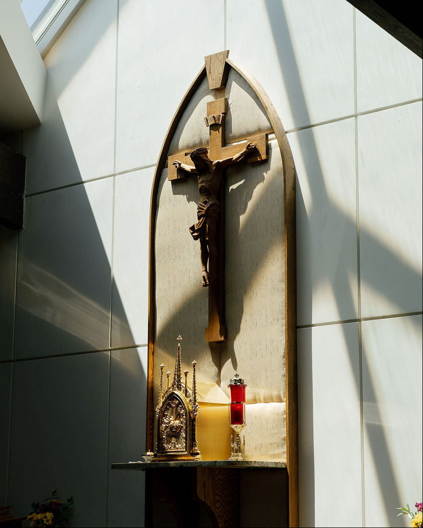 Why Every Catholic Man Should Spend Time in Eucharistic Adoration